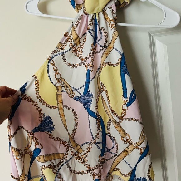 Super cute Forever 21 halter top with open back in size small - Picture 3 of 6